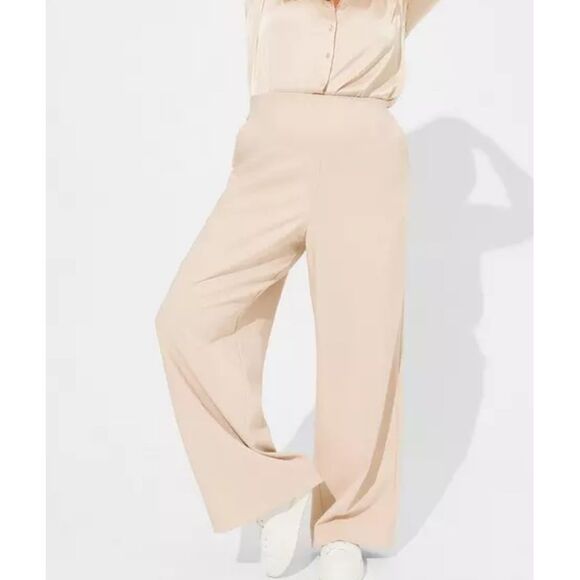 Studio by Torrid Pull On Wide Leg Refined Crepe Cream Women's Size 5 Tall - Picture 1 of 7